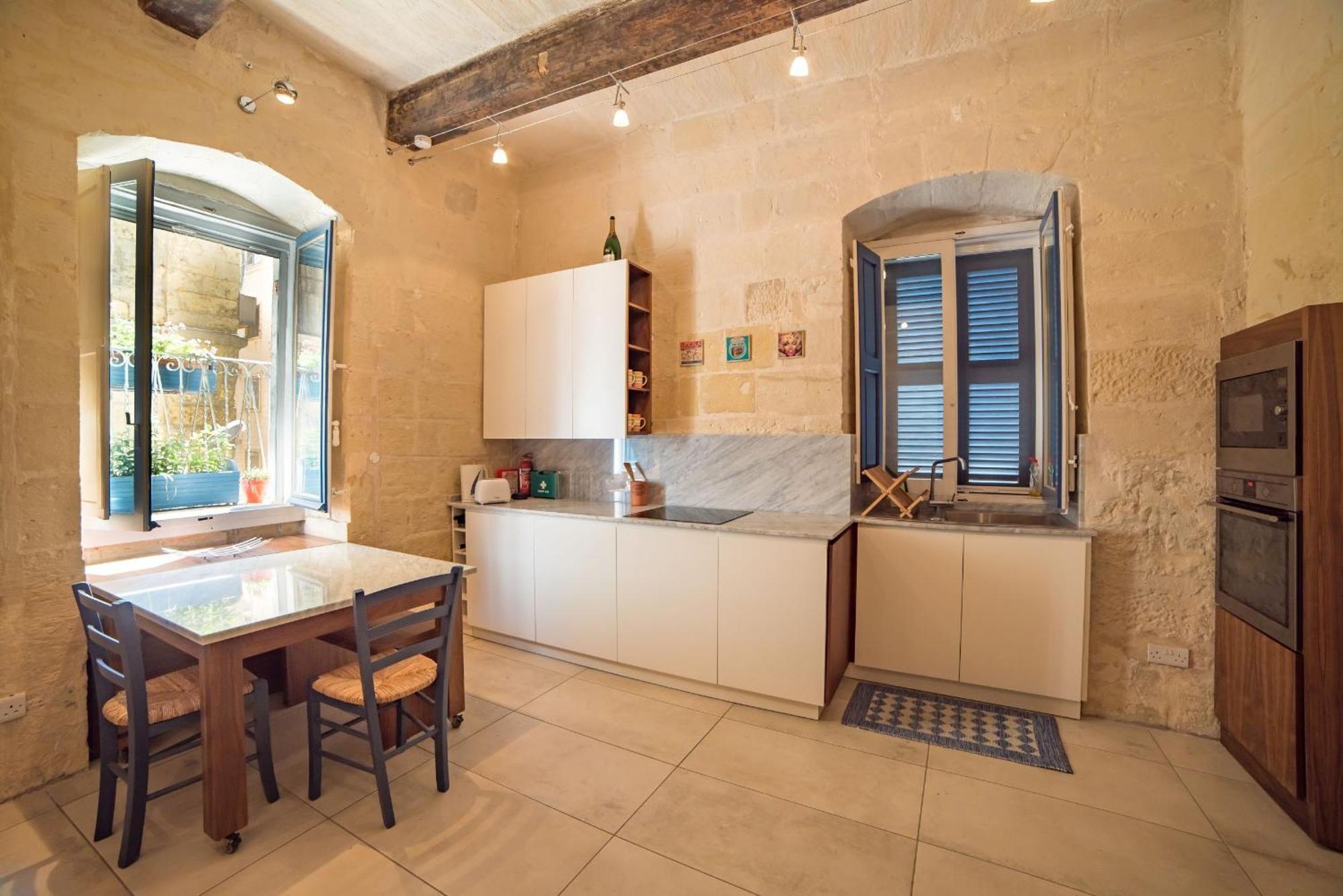 The Artist Apartment Валета Екстериор снимка